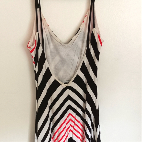 Trippy Stripes bebe Dress - Picture 4 of 6